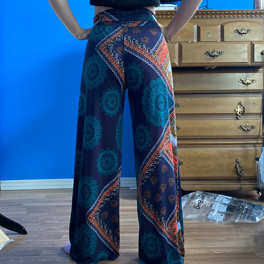 Bobbie Brooks Flowy Wide Leg Pants
